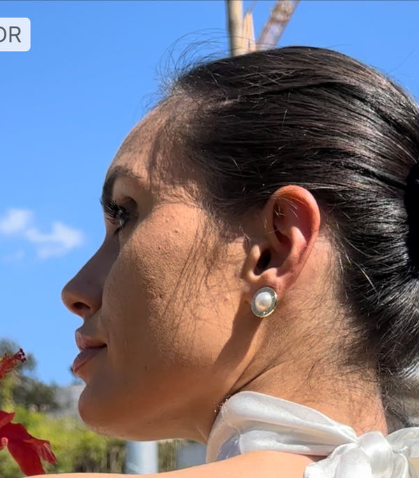 Enchant Zendaya Pearl Stud Earrings
