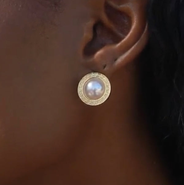 Enchant Zendaya Pearl Stud Earrings