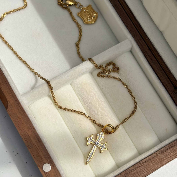 Enchant Luxe Aurelia Necklace