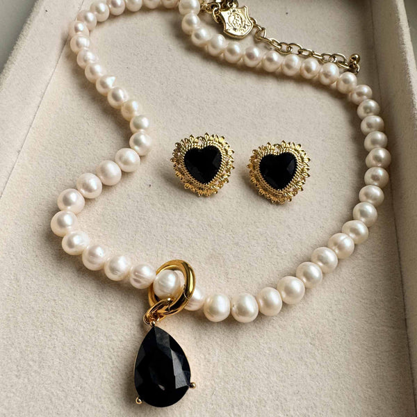 Enchant Black Crystal Charm