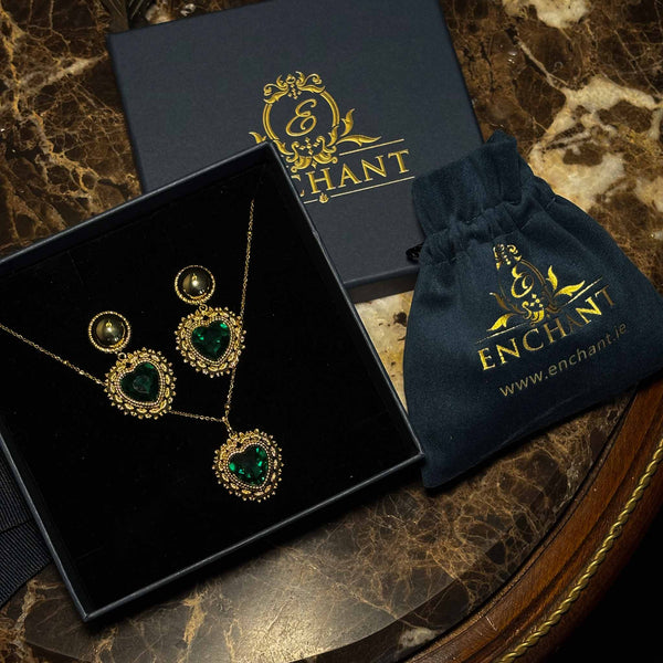 Emerald Amora Gift Set