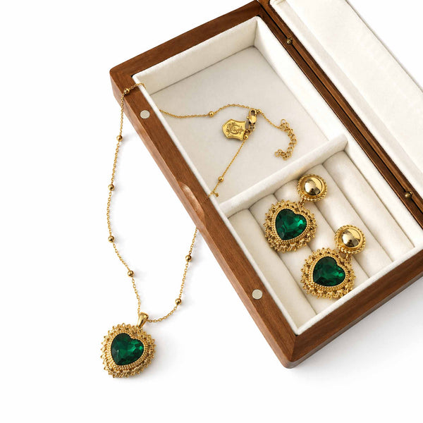 Emerald Amora Gift Set